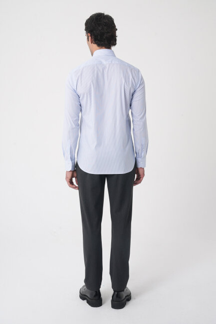 Açık Mavi Uzun Kol Klasik D Yaka Cepsiz Erkek Gömlek   - 5