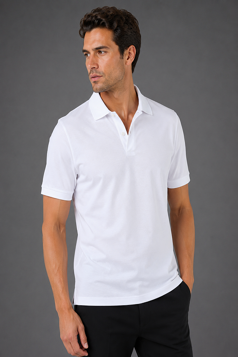 Beyaz Balenli̇ Polo Yaka Düğmeli̇ T-shirt