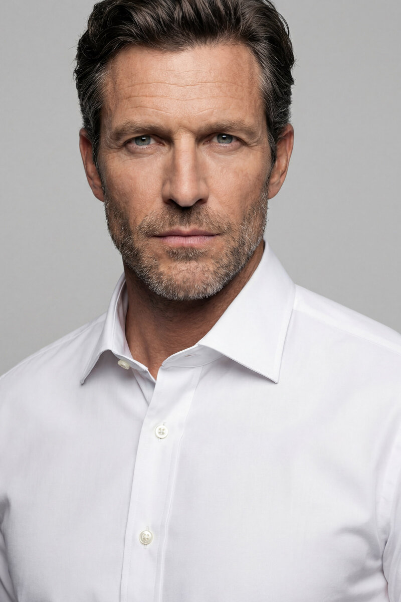 Beyaz Regular Fit Pamuk Klasik Yaka Cepsiz Erkek Gömlek   - 3