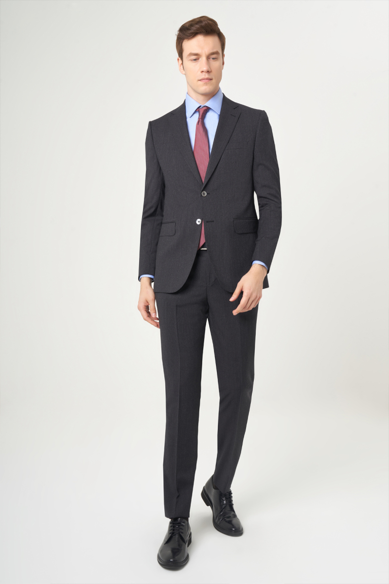 Erkek Modern Fit Mono Yaka 2 Düğme Çift Yırtmaçlı Takım Elbise Sıyah