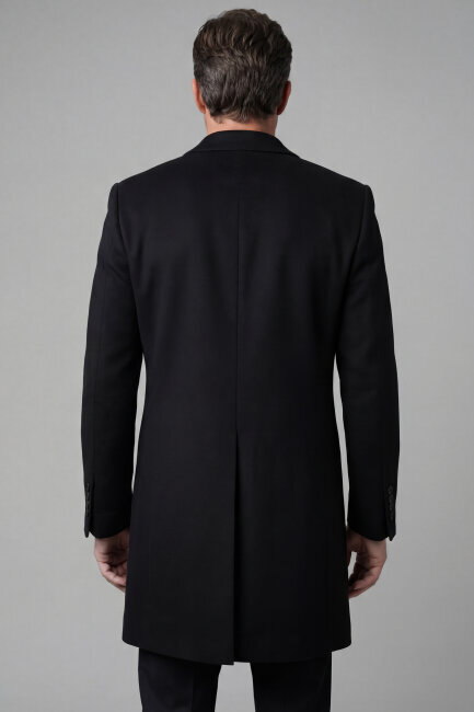 Düğme Detaylı Mono Yaka Siyah Erkek Kaban (1)