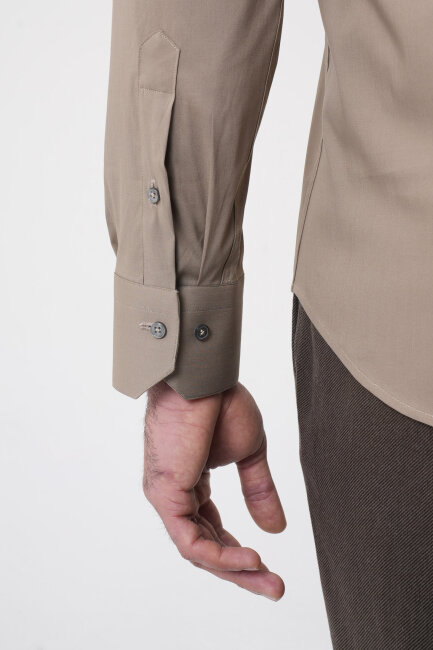 Regular Fit Klasik Yaka Cepsiz Açık Kahve Erkek Gömlek - 8