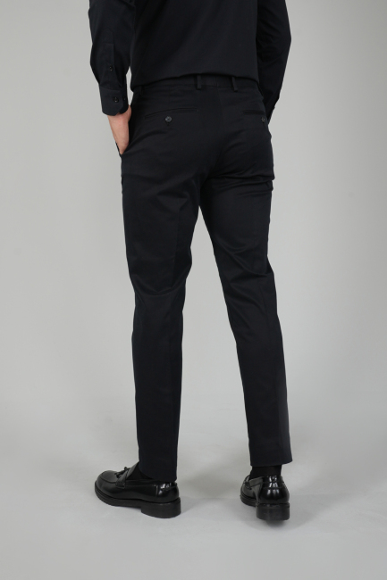 Siyah Doğal Pamuk Pilesiz Spor Pantolon (1)