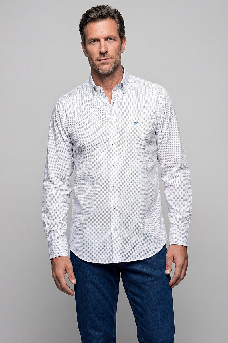 Beyaz Regular Fit Cepsiz Uzun Paşa Yaka Gömlek