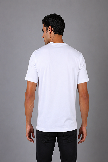 Beyaz V Yaka Basic T-shirt (1)
