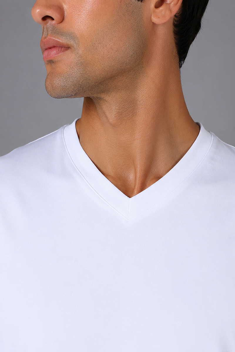 Beyaz V Yaka Basic T-shirt - 3